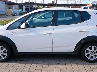 Second-hand Hyundai ix20 100 CP (73 kW) 2014 Alb Hatchback