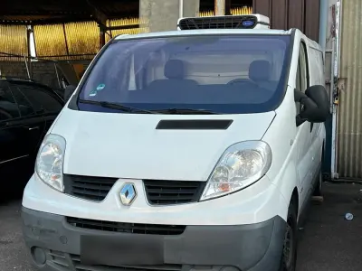 Gebraucht Renault Traffic 114 PS (83 kW) 2008 Weiß Van / Kleinbus