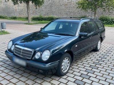 Mercedes E200