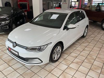 Gebraucht VW Golf VIII Life 110 PS (80 kW) 2021 Weiß Limousine