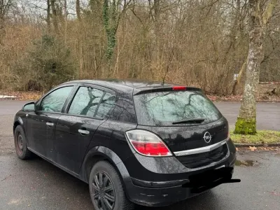 Gebraucht Opel Astra 90 PS (66 kW) 2009 Schwarz Limousine