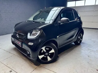Gebraucht Smart ForTwo Cabrio Passion 90 PS (66 kW) 2018 Tridion sicherheitszelle in bl Cabrio