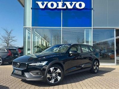 Usata Volvo V60 CC Ultimate 197 CV (144 kW) 2023 Nero Station wagon