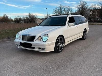 Gebraucht Mercedes 220 147 PS (108 kW) 2001 Weiß Kombi