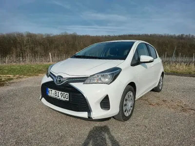 Gebraucht Toyota Yaris 99 PS (72 kW) 2014 Weiß Kleinwagen