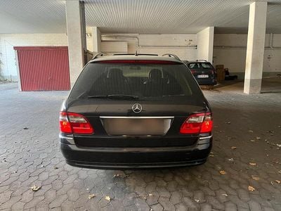 Gebraucht Mercedes E220 Elegance 170 PS (125 kW) 2007 Schwarz Kombi