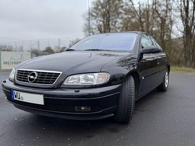 Usado Opel Omega Executive 218 HP (160 kW) 2003 Preto Carrinha