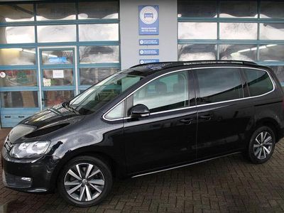 Deep black perleffekt Gebraucht 2020 VW Sharan Comfortline Van / Kleinbus | 19.249 € (Fairer Preis)