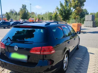 Gebraucht VW Passat 122 PS (89 kW) 2011 Schwarz Kombi