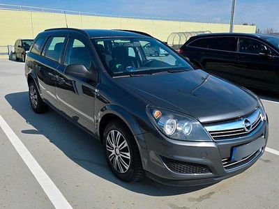 Gebraucht Opel Astra 115 PS (84 kW) 2010 Grau Kombi