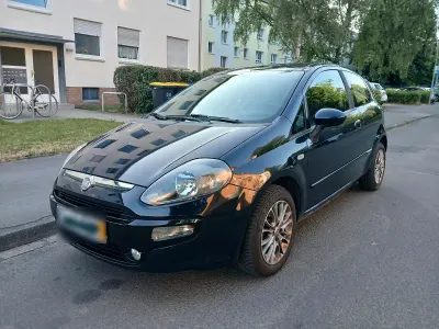 Gebraucht Fiat Punto Life 68 PS (50 kW) 2011 Blau Kleinwagen