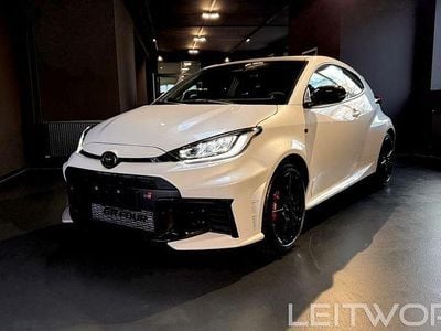 Neu Toyota Yaris PURE 280 PS (205 kW) 2026 Weiß Kleinwagen