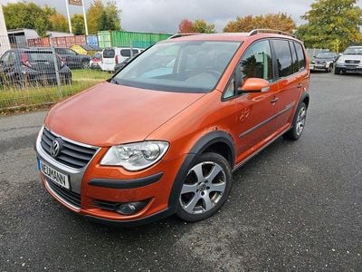 Second-hand VW Touran 140 CP (102 kW) 2008 Portocaliu Monovolum