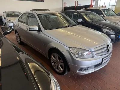 Gebraucht Mercedes C180 Avantgarde 156 PS (114 kW) 2009 Iridiumsilber Limousine