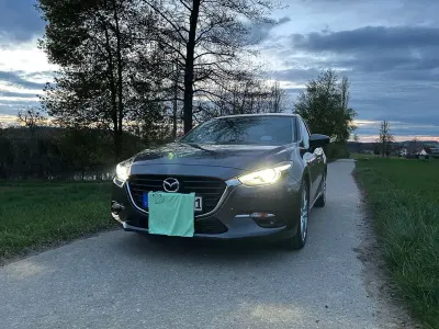 Używany Mazda 3 Sports-Line 150 KM (110 kW) 2018 Szary Sedan/Limuzyna