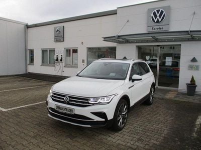 Weiß Gebraucht 2023 VW Tiguan Elegance SUV | 30.490 € (Fairer Preis)