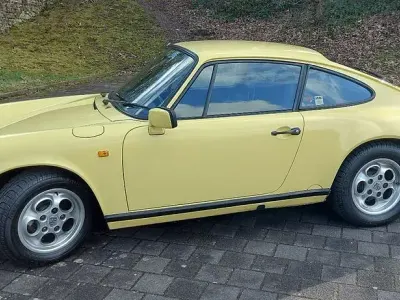 Second-hand Porsche 911 218 CP (160 kW) 1986 Galben