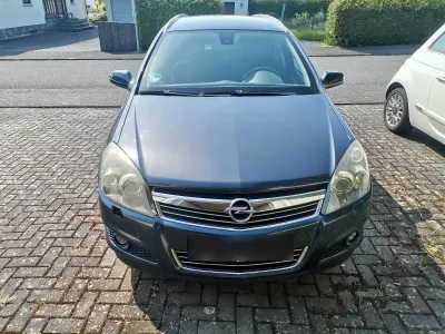 Gebraucht Opel Astra Sport 179 PS (131 kW) 2008 Blau Kombi