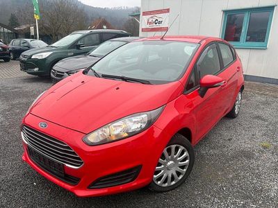 Gebraucht Ford Fiesta Trend 82 PS (60 kW) 2015 Rot Kleinwagen