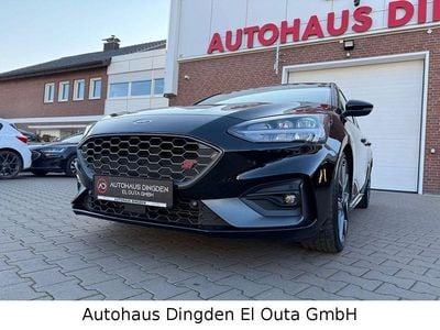 Schwarz Gebraucht 2021 Ford Focus Performance Edition Limousine | 25.950 € (Guter Preis)