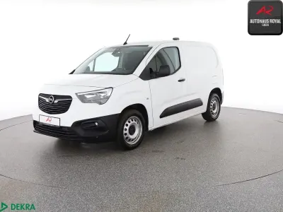 Gebraucht Opel Combo 102 PS (75 kW) 2022 Weiß Van / Kleinbus