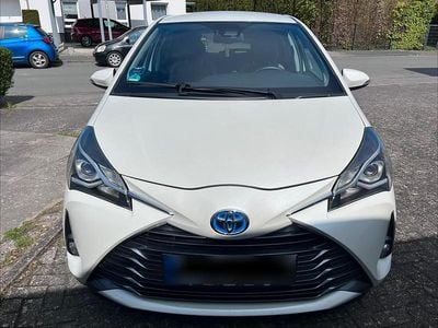 Brugt Toyota Yaris Hybrid 101 HK (74 kW) 2019 Hvid Hatchback