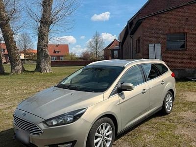 Usata Ford Focus 120 CV (88 kW) 2015 Beige Station wagon