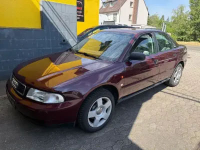 Gebraucht Audi A4 101 PS (74 kW) 1996 Rot Limousine