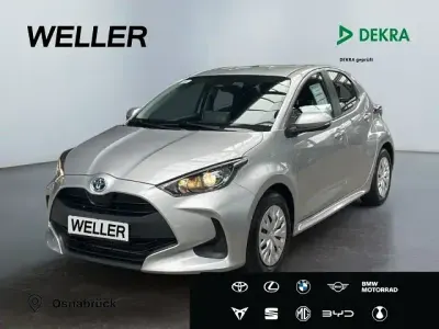 Gebraucht Toyota Yaris Business Edition 116 PS (85 kW) 2023 Silber Kleinwagen
