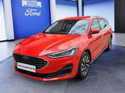 Gebraucht Ford Focus Titanium 125 PS (91 kW) 2023 Dunkel rot Kombi