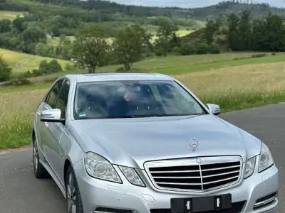 Gebraucht Mercedes E300 Avantgarde 231 PS (169 kW) 2012 Silber Limousine