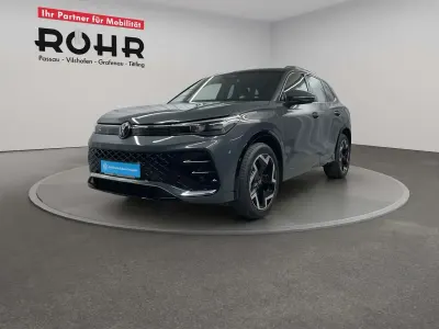 Gebraucht VW Tiguan R-line 150 PS (110 kW) 2025 Delfingrau metallic SUV