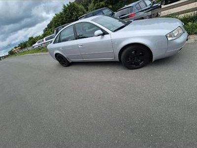 Silber Gebraucht 2000 Audi A6 Limousine | 2.000 € (Fairer Preis)