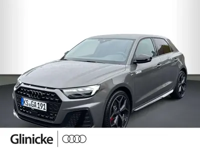 Gebraucht Audi A1 S-Line 207 PS (152 kW) 2025 Distriktgrün metallic SUV