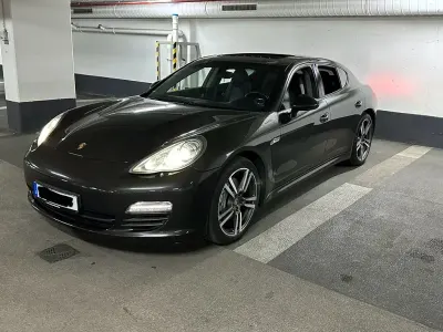 Gebraucht Porsche Panamera Diesel 250 PS (183 kW) 2012 Grau Kleinwagen