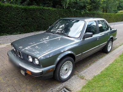 Gebraucht BMW 325 Sport Line 122 PS (89 kW) 1986 Grau Limousine