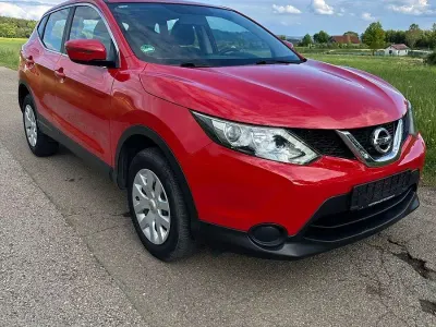 Gebraucht Nissan Qashqai Visia 116 PS (85 kW) 2016 Rot SUV