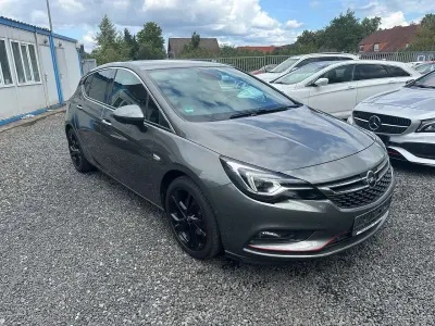 Gebraucht Opel Astra Dynamic 200 PS (147 kW) 2017 Quarz grau Kleinwagen