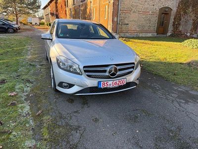 Silber Gebraucht 2014 Mercedes A200 Kleinwagen | 8.990 € (Fairer Preis)