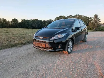 Gebraucht Ford Fiesta 80 PS (58 kW) 2011 Schwarz Kleinwagen