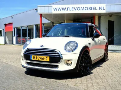 Gebraucht Mini Cooper Business 136 PS (100 kW) 2015 Weiß Kleinwagen