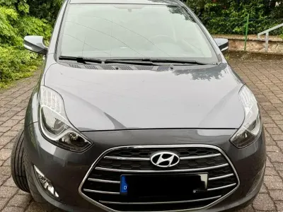 Gebraucht Hyundai ix20 Classic 90 PS (66 kW) 2017 Grau Kleinwagen