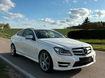 Gebraucht Mercedes C250 204 PS (150 kW) 2012 Weiß Coupé