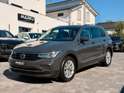 Gebraucht VW Tiguan Life 150 PS (110 kW) 2023 Grau SUV
