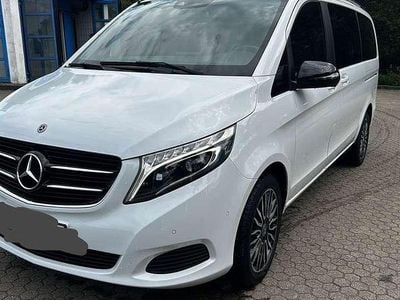 Mercedes V220