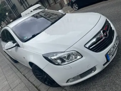 Gebraucht Opel Insignia Active 131 PS (96 kW) 2012 Weiß Kombi