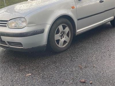 Grau Gebraucht 1998 VW Golf IV Kleinwagen | 1.550 € (Etwas zu teuer)