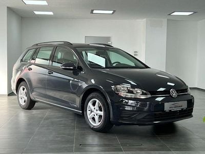 Grau Gebraucht 2020 VW Golf VII Trendline Kombi | 13.790 € (Guter Preis)