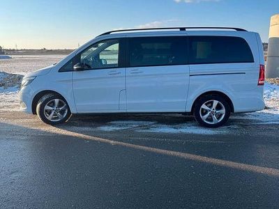 Weiß Gebraucht 2018 Mercedes V250 Avantgarde Edition Van / Kleinbus | 36.500 € (Etwas zu teuer)