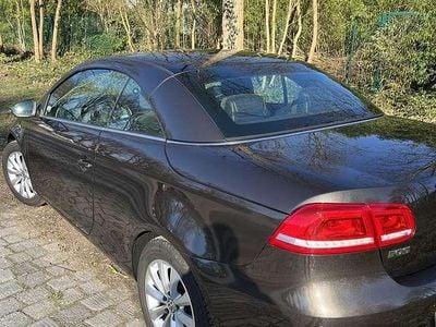 Gebraucht VW Eos 122 PS (89 kW) 2012 Braun Cabrio